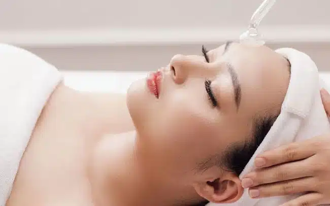 Chihi Beauty Spa chuyên điều trị mụn với công nghệ độc quyền giúp tái tạo làn da tươi trẻ cho khách hàng.