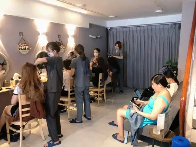 Chill Hair Spa thu hút nhiều chị em đến chăm sóc sức khỏe và sắc đẹp. | Nguồn: Chill Hair Spa