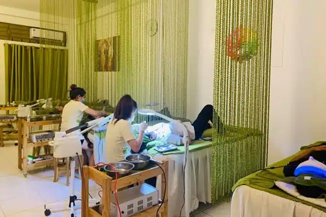 Spa Dưỡng Tâm Thuỷ Nguyên phục vụ chuyên nghiệp với phương châm "khỏe và đẹp từ trong ra ngoài".