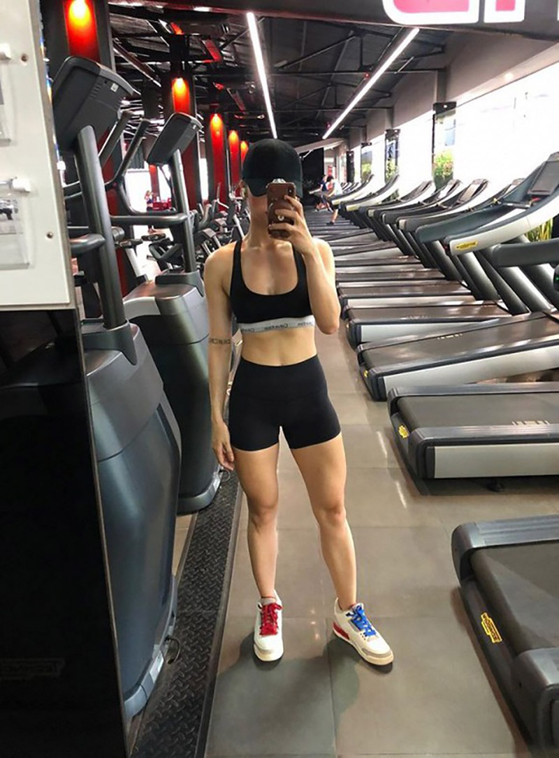 Hình ảnh body của Miu Lê ở phòng tập gym gây tranh cãi