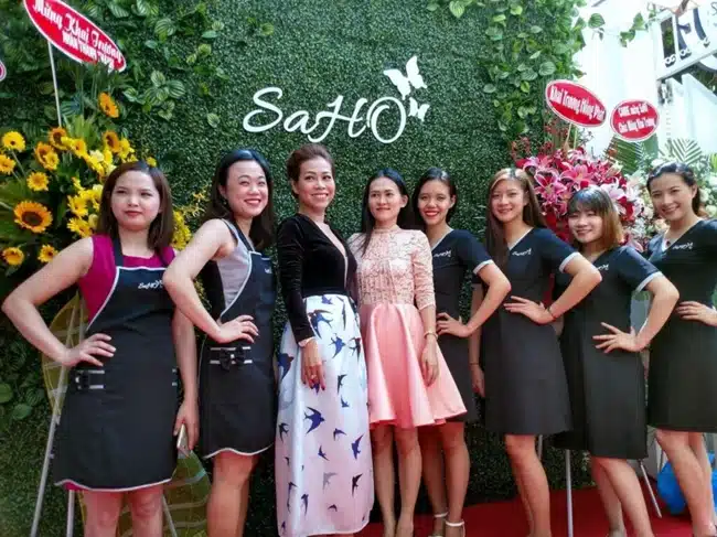 SAHO Beauty Academy giúp học viên nắm vững kiến ​​thức từ lý thuyết đến thực hành các kỹ thuật chăm sóc da chuyên sâu. 