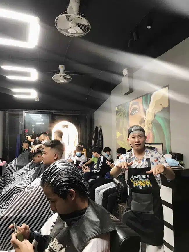 Khánh BarBer Shop nơi đào tạo ra các nhân viên tạo mẫu tóc chuyên nghiệp tại Nghệ An.