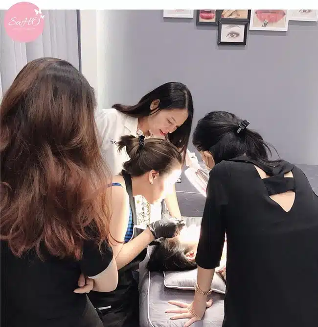 SAHO Beauty Academy đào tạo chuyên nghiệp giúp học viên ra trường có thể dễ dàng xin việc làm với thu nhập cao.