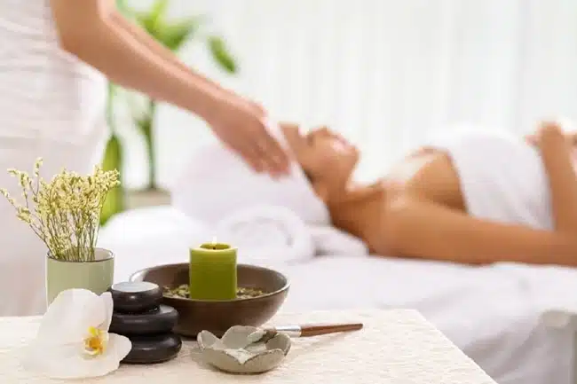 Larry Beauty & Spa mang đến dịch vụ làm đẹp uy tín cùng với các loại dược phẩm từ thiên nhiên an toàn, lành tính cho da.