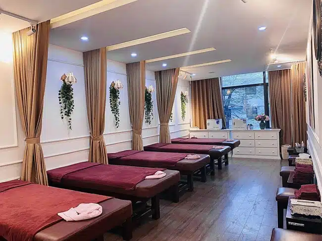 LyLy Spa cung cấp đa dạng nhiều dịch vụ chăm sóc sắc đẹp chuyên nghiệp ở Quận 8.