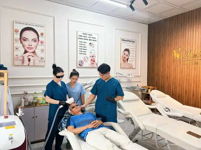 Lyna’s Spa địa điểm phục vụ chuyên nghiệp, từ tư vấn, kiểm tra và đánh giá tình trạng da.