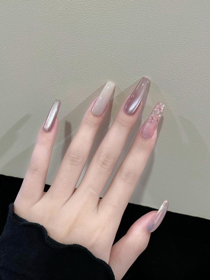 Mẫu nail đẹp loang màu sang trọng.