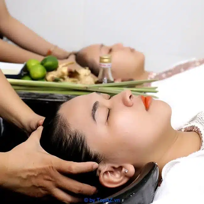 Spa Muối Hồng nổi tiếng trong lĩnh vực gội đầu dưỡng sinh kết hợp massage giúp xoa dịu cơn đau, giải độc cơ thể.