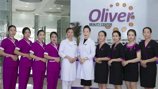 Viện Thẩm Mỹ Oliver chăm sóc da toàn diện và dịch vụ phun xăm không cần phẫu thuật, lấy cảm hứng từ Hàn Quốc và Italia.