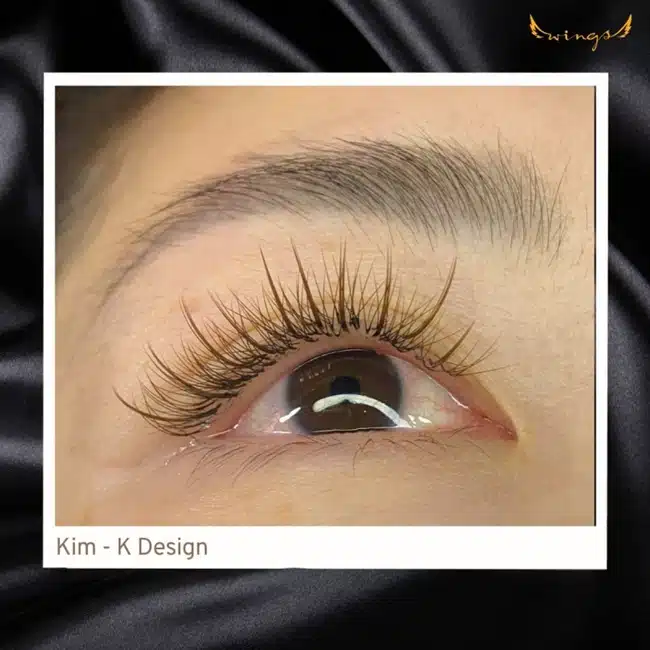 Wings Lashes là một địa chỉ chuyên nối mi uy tín dành cho các chị em khi có nhu cầu, đặc biệt nổi tiếng với công nghệ nối mi trong bóng tối độc đáo.