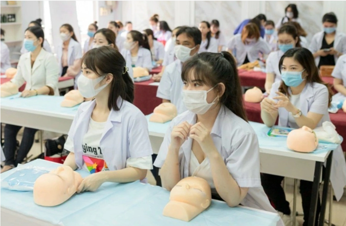 Trường Cao đẳng Công Thương Việt Nam: Ngành hăm Sóc Sắc Đẹp Uy Tín