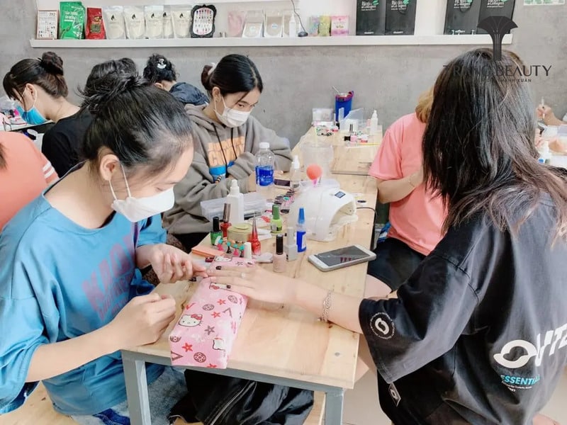 Địa chỉ dạy nghề nail Trang Beauty Salon