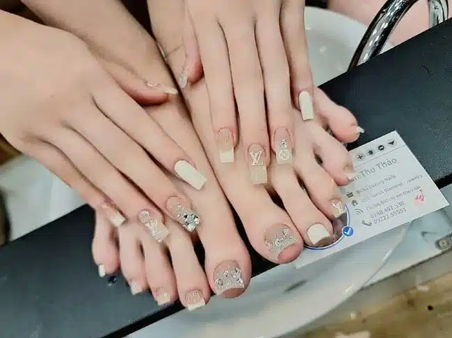 Luxury Nails cam kết 100% học viên sau khi ra nghề có thể nắm vững toàn bộ các kiến thức chuyên môn cùng với đó là tay nghề vững chắc.