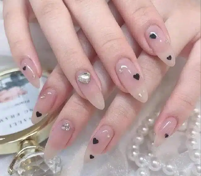 Vân Nails mang đến trải nghiệm ở môi trường học đầy năng động, với các giáo viên là những người giàu kinh nghiệm.