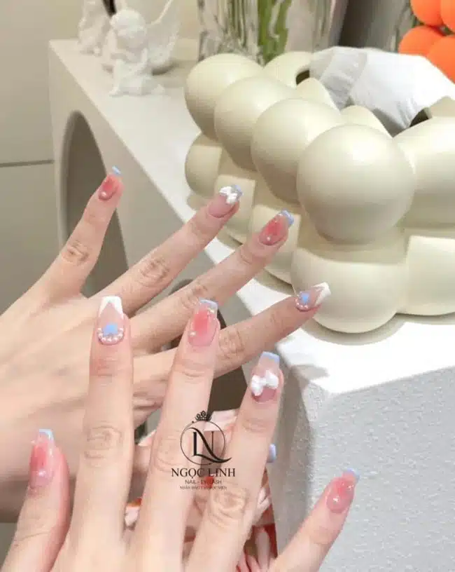 Ngọc Linh Beauty Academy cung cấp cho học viên trang thiết bị dạy và học hiện đại nhất.