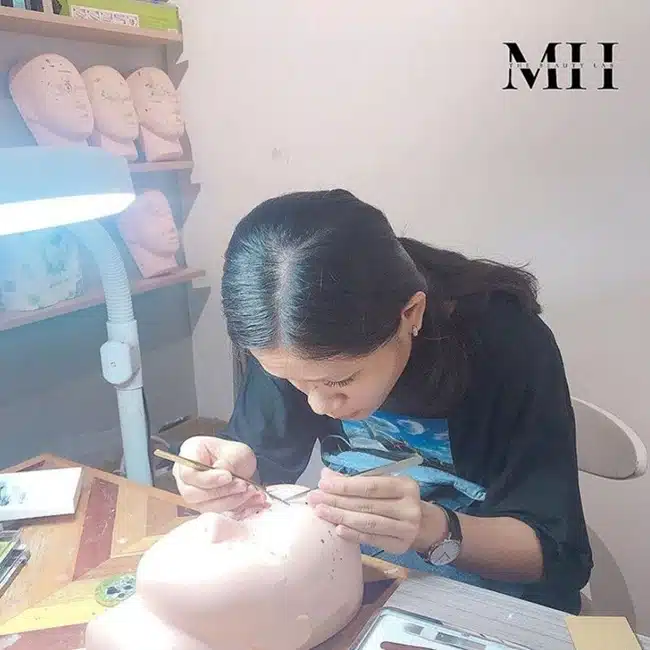 Học viện MH The Beauty Lab cung cấp môi trường học chuyên nghiệp và năng động, giúp học viên phát triển, tạo dựng tính kỷ luật, ý thức và sự tự tin trong công việc mai sau.