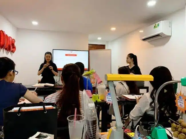 PP Beauty & Academy đào tạo ngành nối mi công nghệ Nga chuẩn hàng đầu Châu Âu tại Việt Nam.