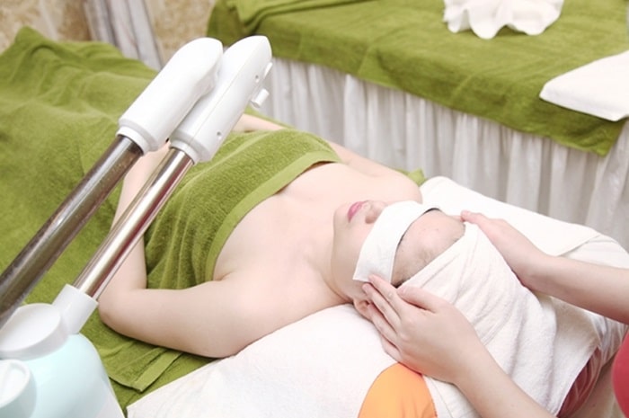 Lyna’s Spa địa điểm phục vụ chuyên nghiệp, từ tư vấn, kiểm tra và đánh giá tình trạng da.