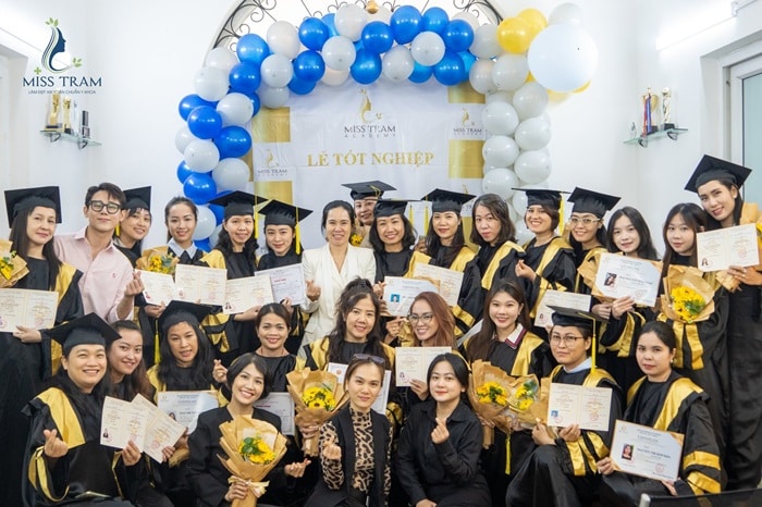 Học viện thẩm mỹ Miss Tram nơi đào tạo học viên chuyên nghiệp với chương trình ưu đãi nhập học hấp dẫn.