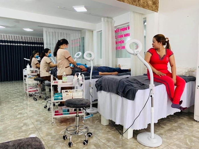 Khanh Thuy Spa cung cấp các dịch vụ làm đẹp với quy trình chuyên nghiệp, nhanh chóng, không gây đau đớn.