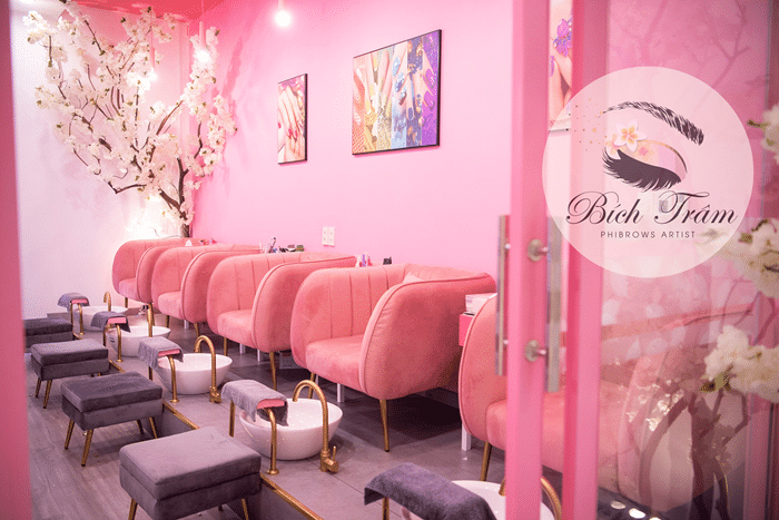 Bích Trâm Beauty Spa sử dụng sản phẩm chứa tinh chất từ thảo dược quý hiếm và các thành phần tự nhiên chăm sóc da tốt nhất.