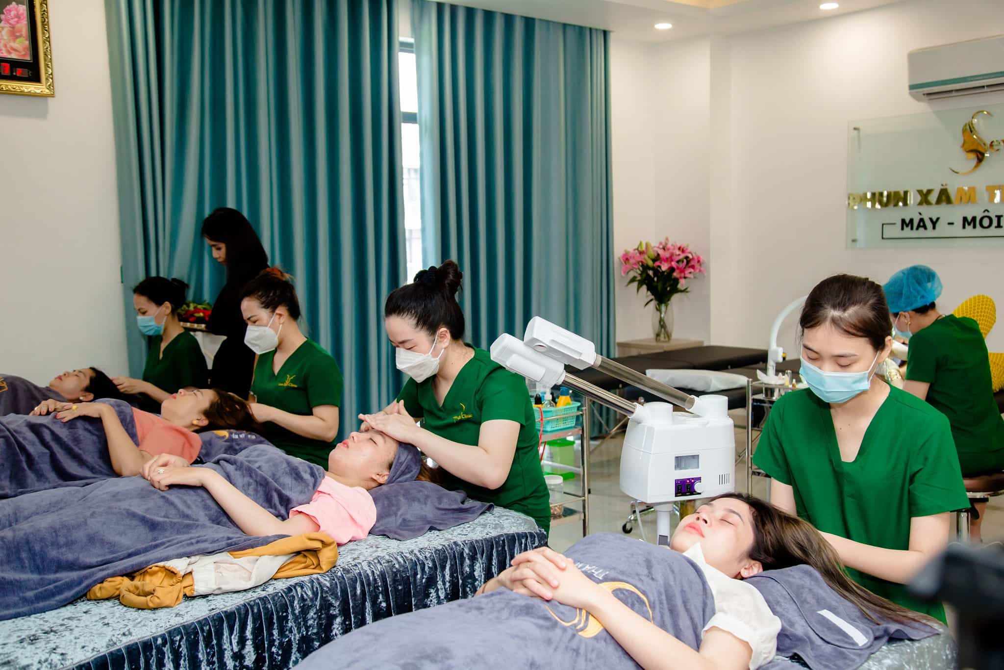 LEVA Spa Clinic cung cấp đa dạng các dịch vụ làm đẹp và các khoá học làm đẹp uy tín tại Thủ Đức.