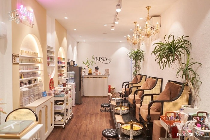 Lisa nail & spa là điểm đến massage được nhiều chị em lựa chọn