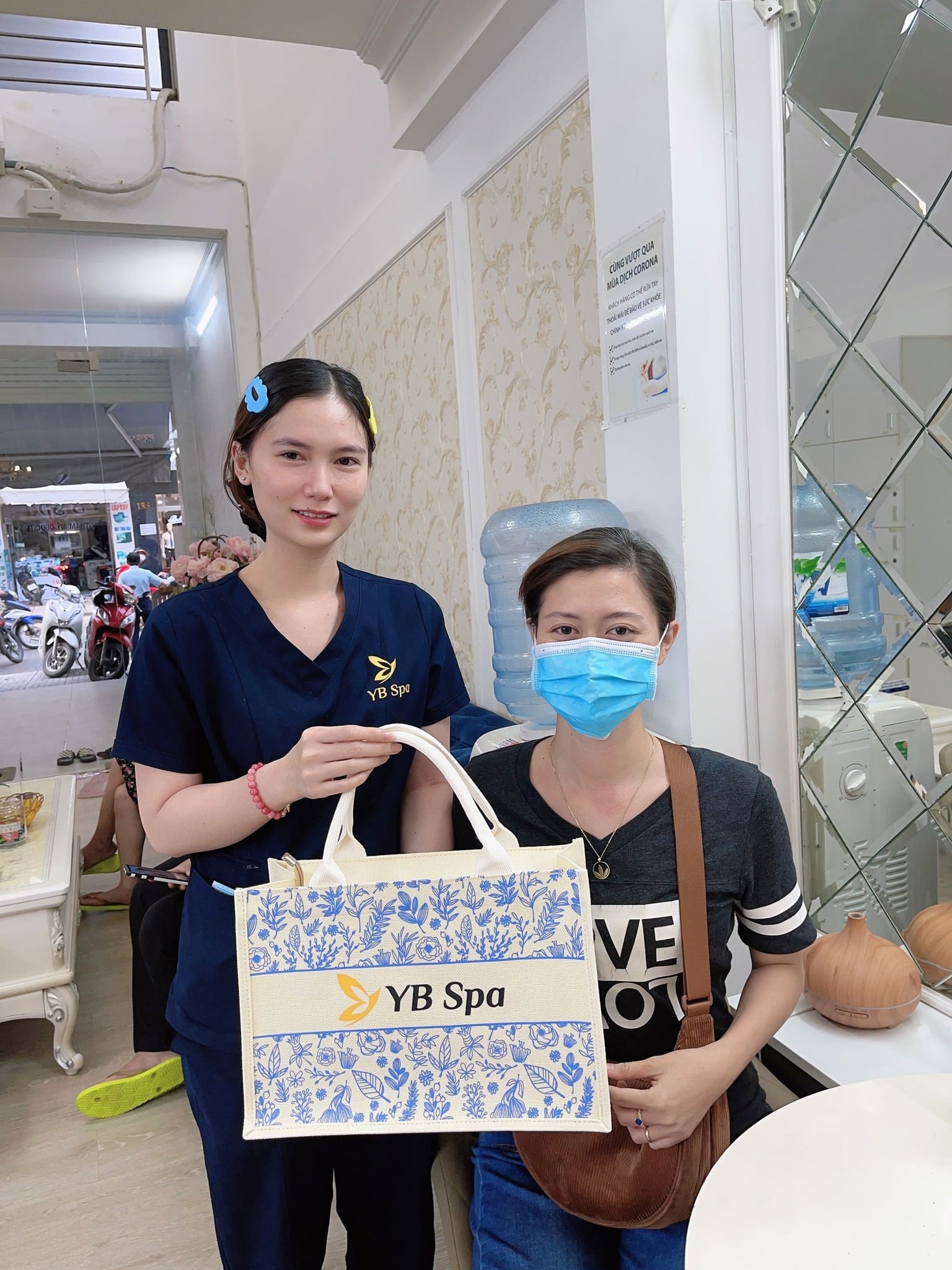 Viện thẩm mỹ quốc tế YB Spa Thủ Đức cung cấp đa dạng dịch vụ làm đẹp vơi trang thiết bị cao cấp và hiện đại.