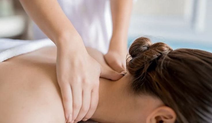 Massage có thể tạo ra cảm giác thư giãn và dễ chịu, có thể giúp cải thiện tâm trạng.