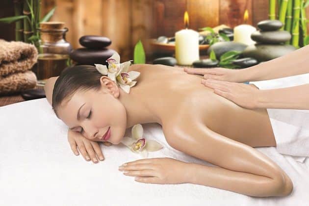 Massage cổ vai gáy có thể giúp hạn chế các triệu chứng trầm cảm và lo âu đối với nhiều người.