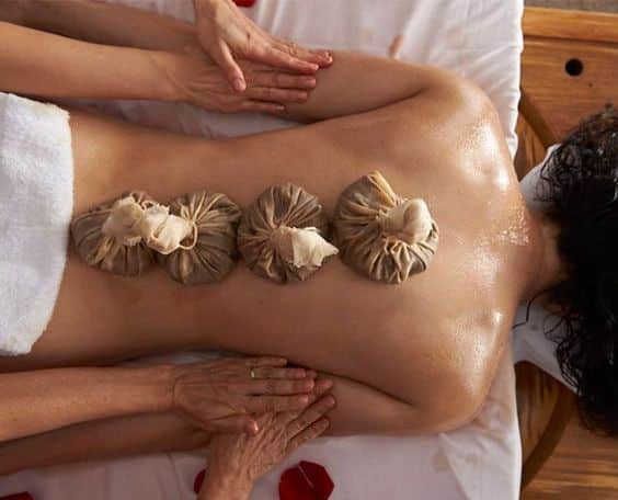 Massage  giúp cải thiện tuần hoàn máu trong cơ thể.