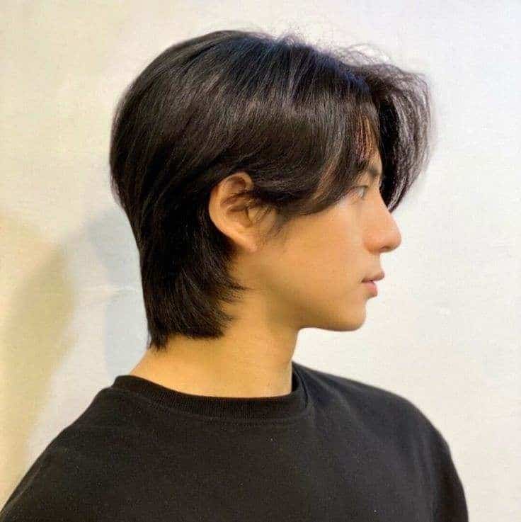 Tóc mullet kết hợp hoàn hảo với mái máy bay.